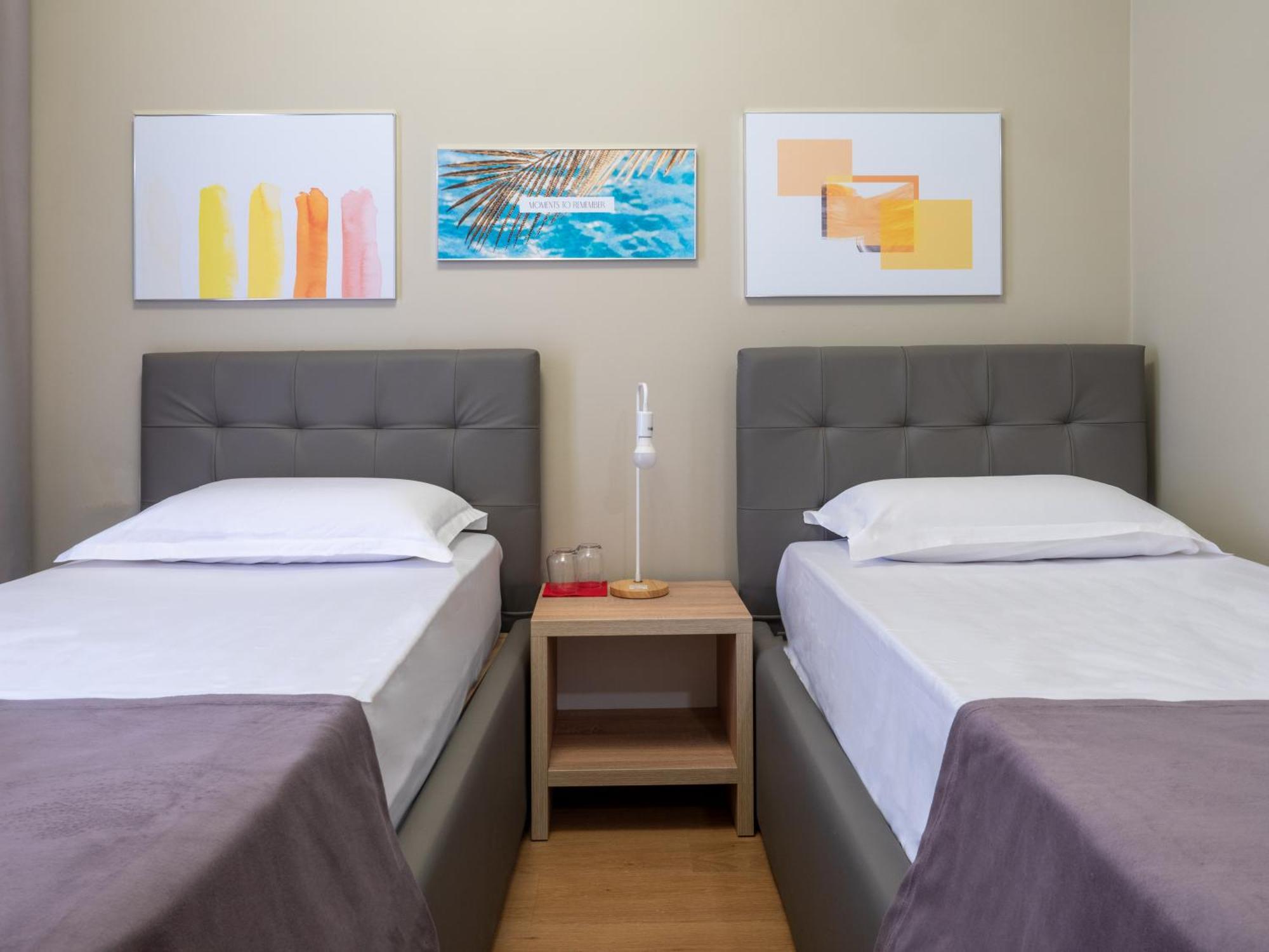 Kolosjani Hotel Himare Eksteriør bilde