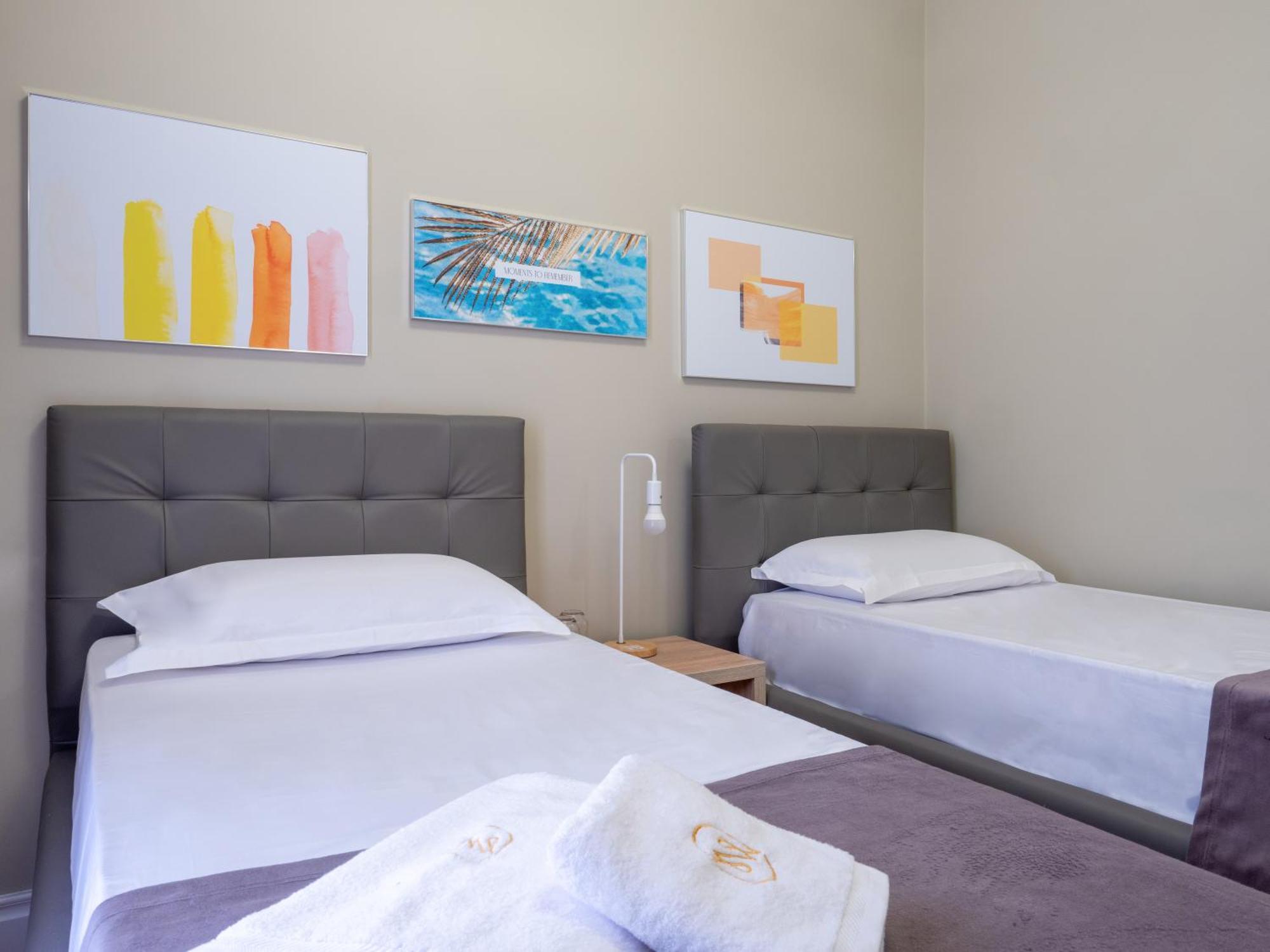 Kolosjani Hotel Himare Eksteriør bilde