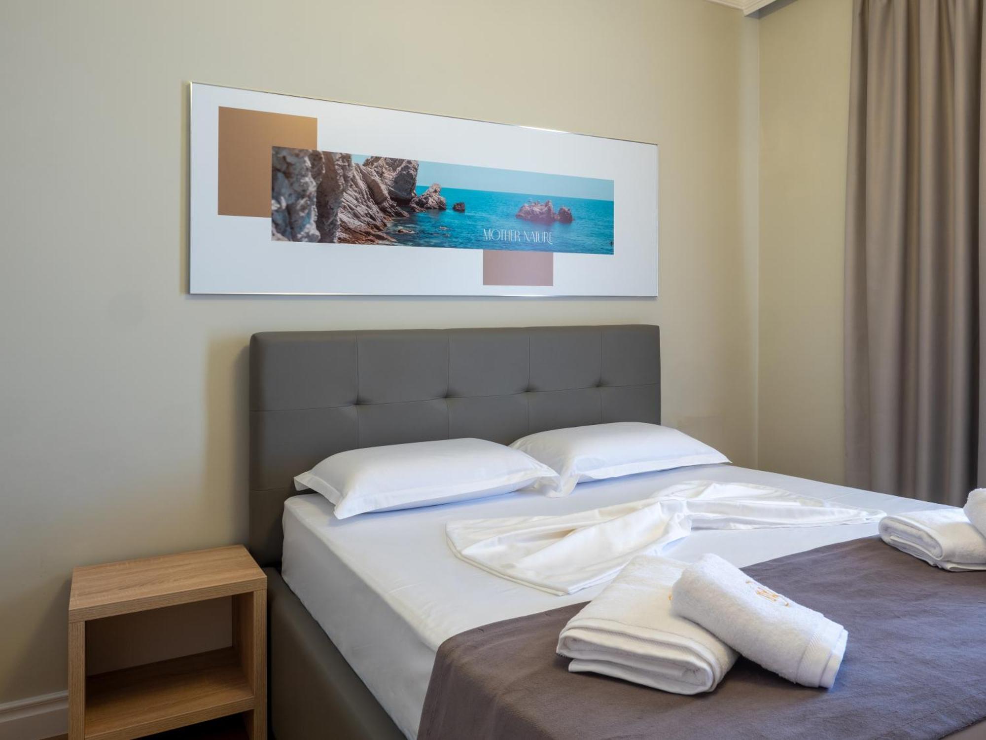 Kolosjani Hotel Himare Eksteriør bilde