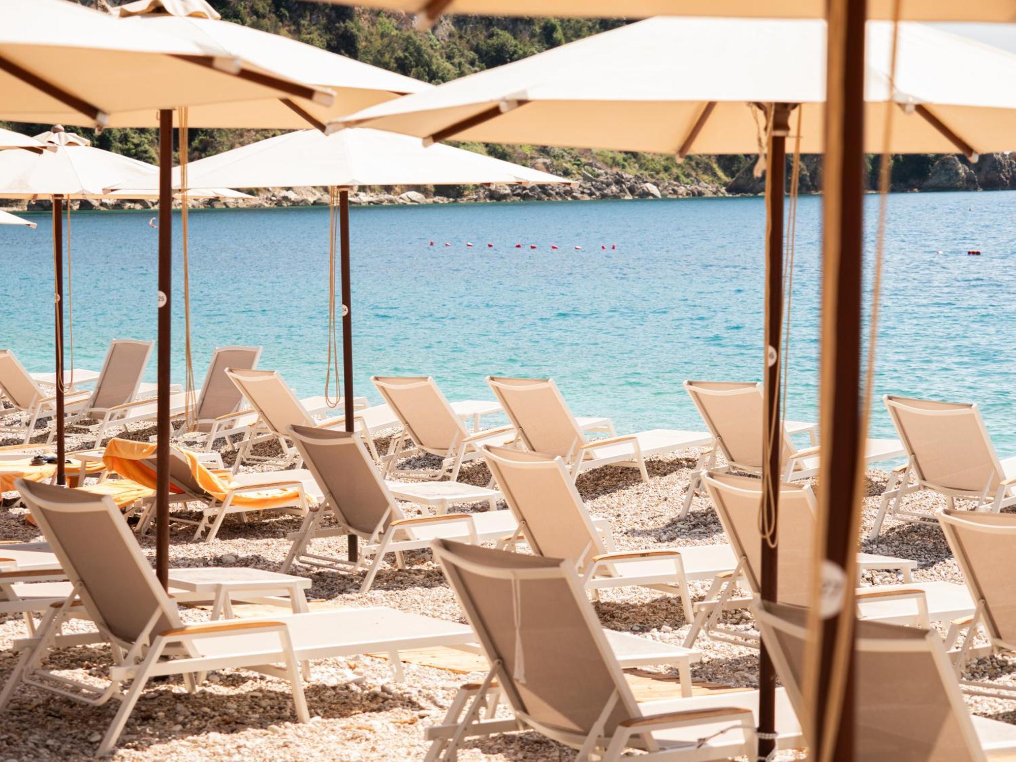 Kolosjani Hotel Himare Eksteriør bilde