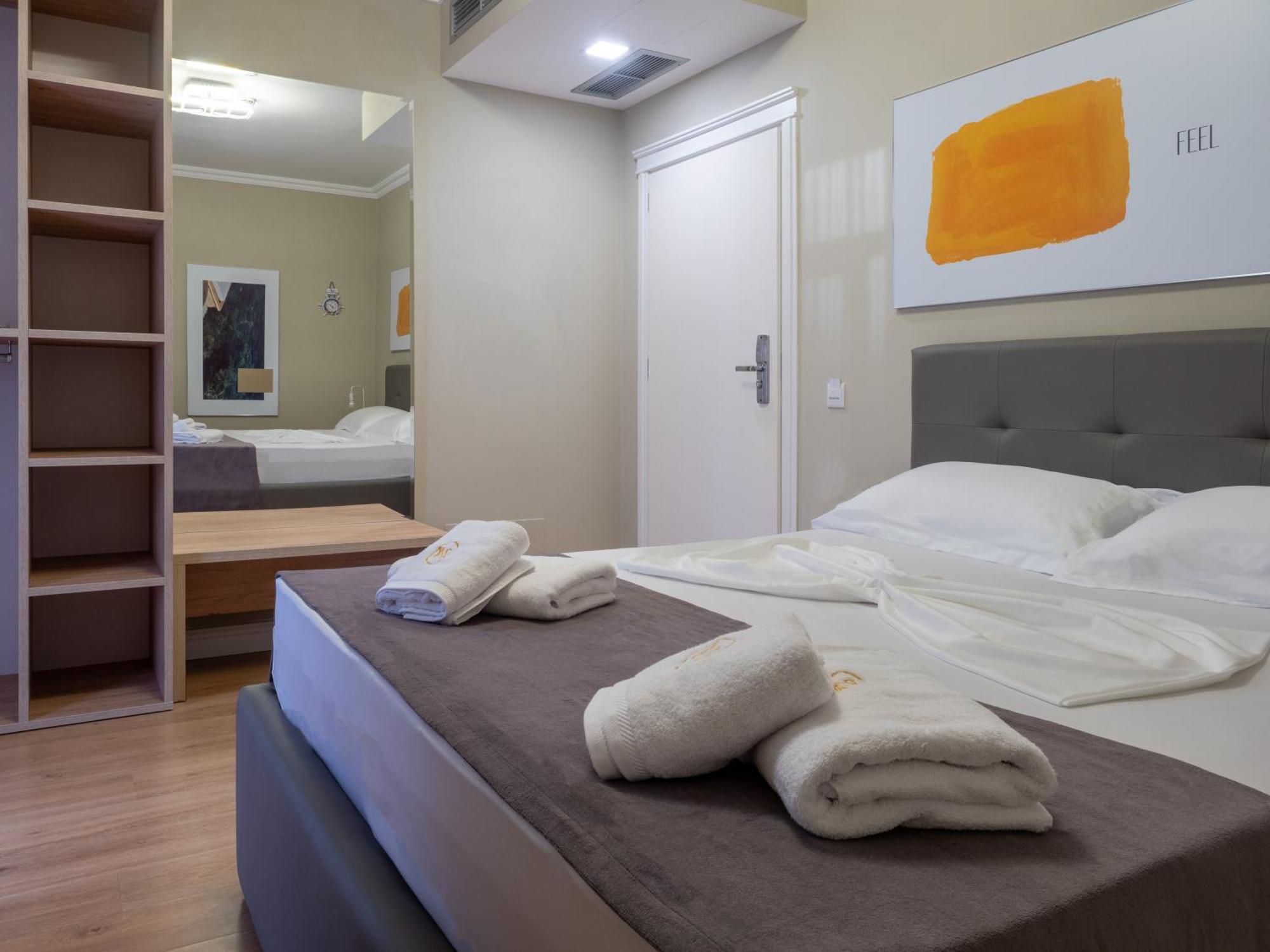 Kolosjani Hotel Himare Eksteriør bilde