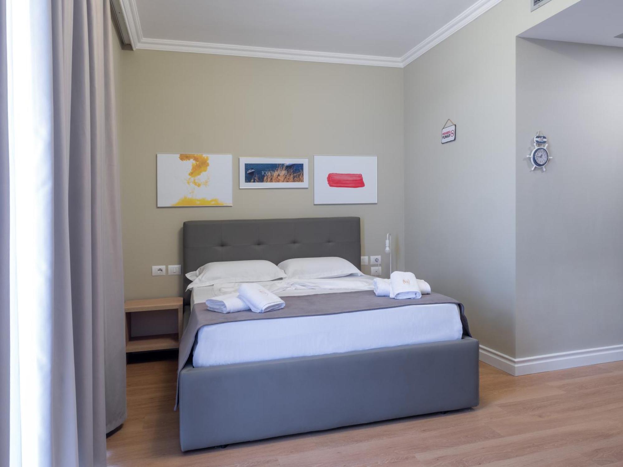 Kolosjani Hotel Himare Eksteriør bilde